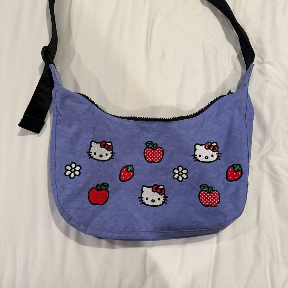 BAGGU Hello Kitty Medium Crescent Bag